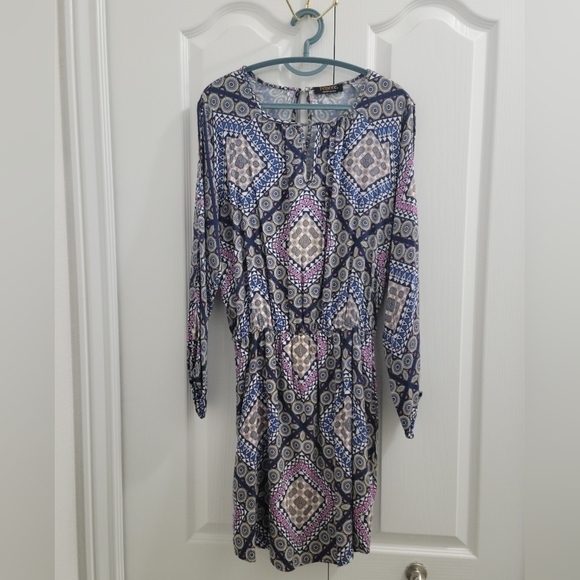 Renee C StitchFix Renay Cold Shoulder Dress in Navy Pattern - Picture 10 of 10